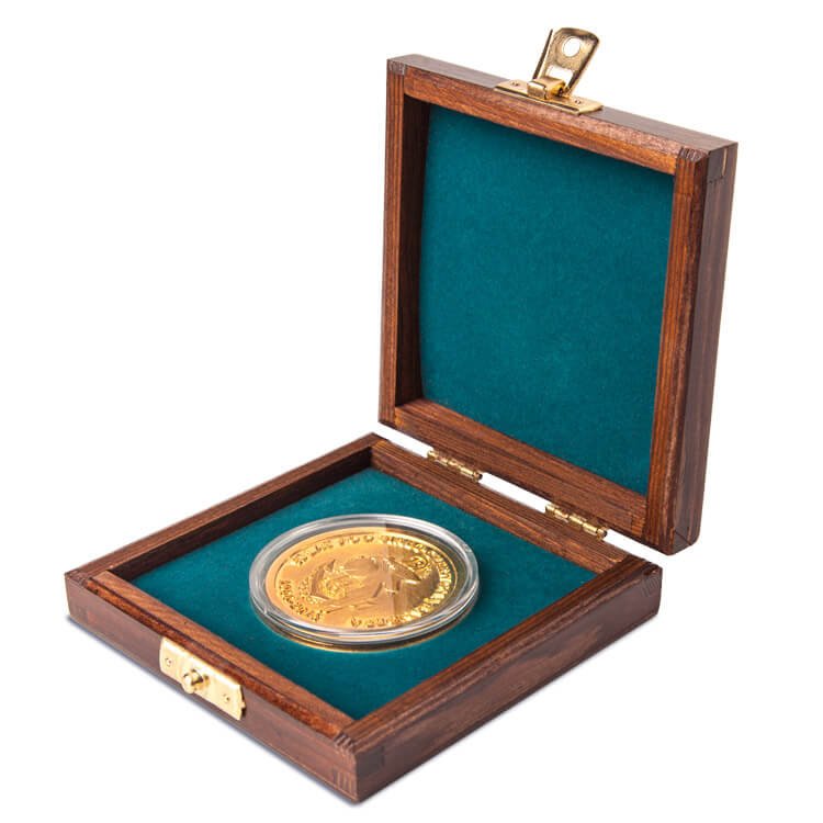Coin in a capsule and dedicated case